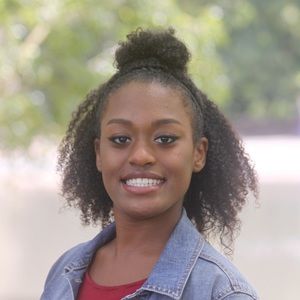 Meet your Posher, Makia